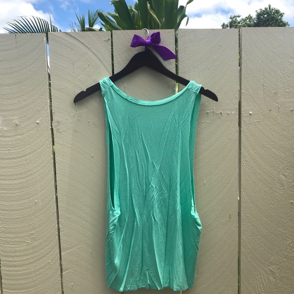 Mermaid Shell Tank - Picture 4 of 5